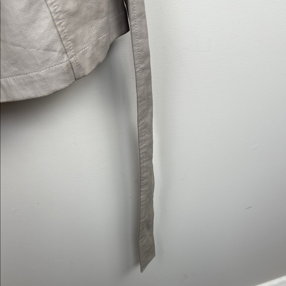 SARAH PACINI Sleeveless Gray Zip-Up Vest with Belt - Picture 13 of 14